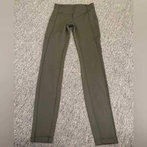 lululemon (4) Green Leggings with Slip Pockets and Back Zipped Pocket - Picture 2 of 6